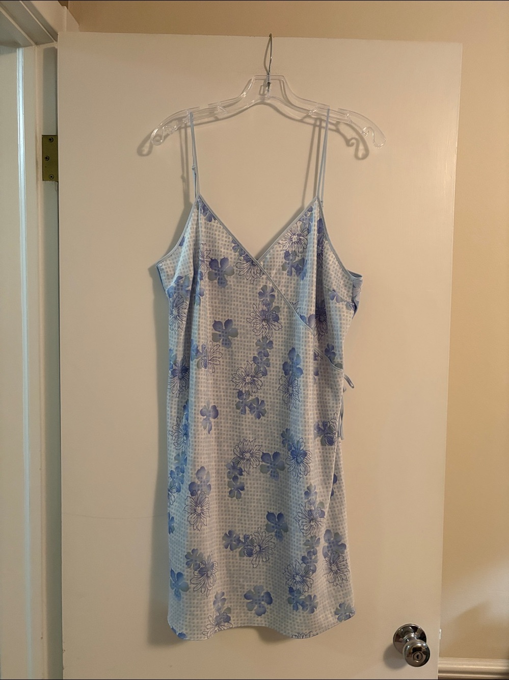 🔹 Satin Robe & Slip Set  💎 - Picture 4 of 10